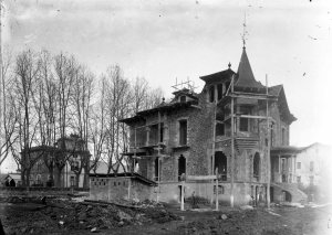 Casa Pons i Tusquets, en procés de construcció, 1917 (ACGAX. Fons Sadurní Brunet Pi. Autor: Sadurní Brunet. Codi atribuït 9.1)