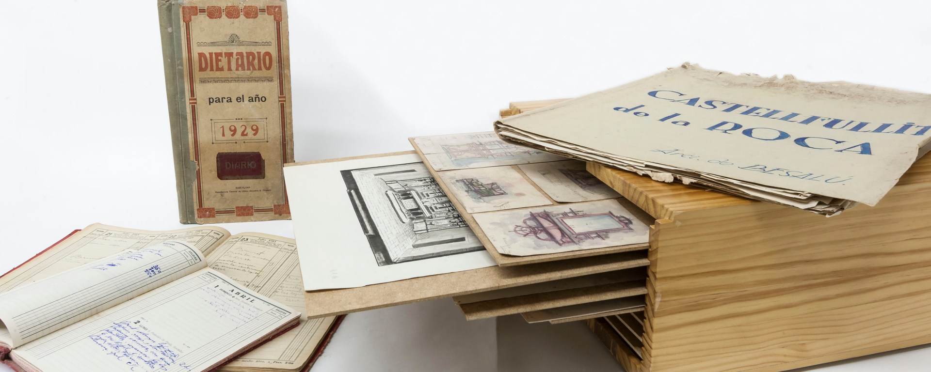 Composició amb dibuixos i dietaris del Fons Sadurní Brunet Pi, 2018 (ACGAX. Col·lecció d’imatges de l’ACGAX. Autor: Quim Roca)