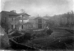 Vista general de can Masdavall, a Olot, c.1915 (ACGAX. Fons Sadurni Brunet Pi. Autor: Sadurní Brunet)